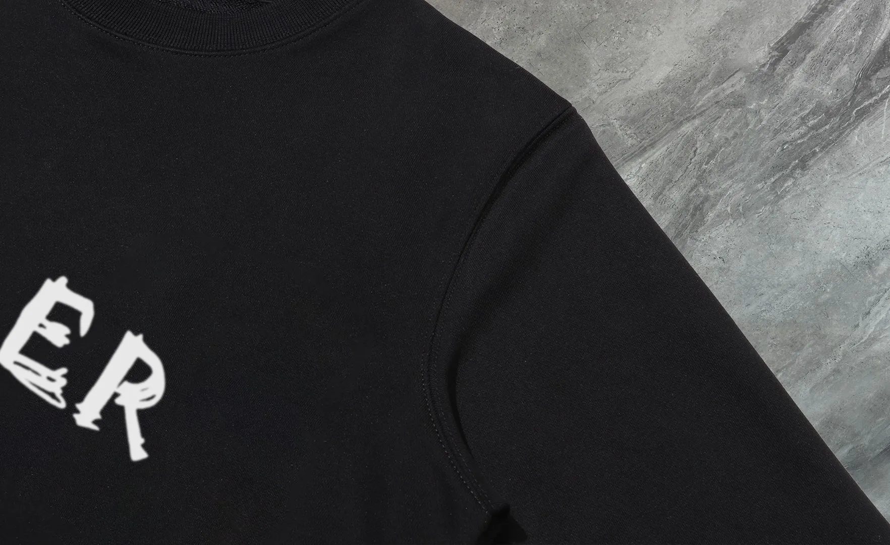 【 In Stock】 〖 𝐌𝐎𝐍𝐂𝐋𝐄𝐑~ 〗 440g ， 😎 ， ， Factory 2025 T ， ， Premium LOGO， Same Style ：Black White Size：S M L XL 2XL